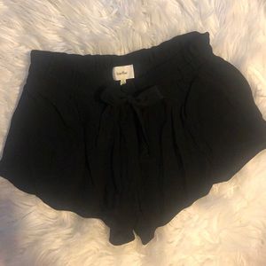 Aritzia Wilfred shorts NWOT